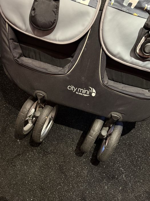 Wózek spacerowy bliźniaczy Baby Jogger City Mini