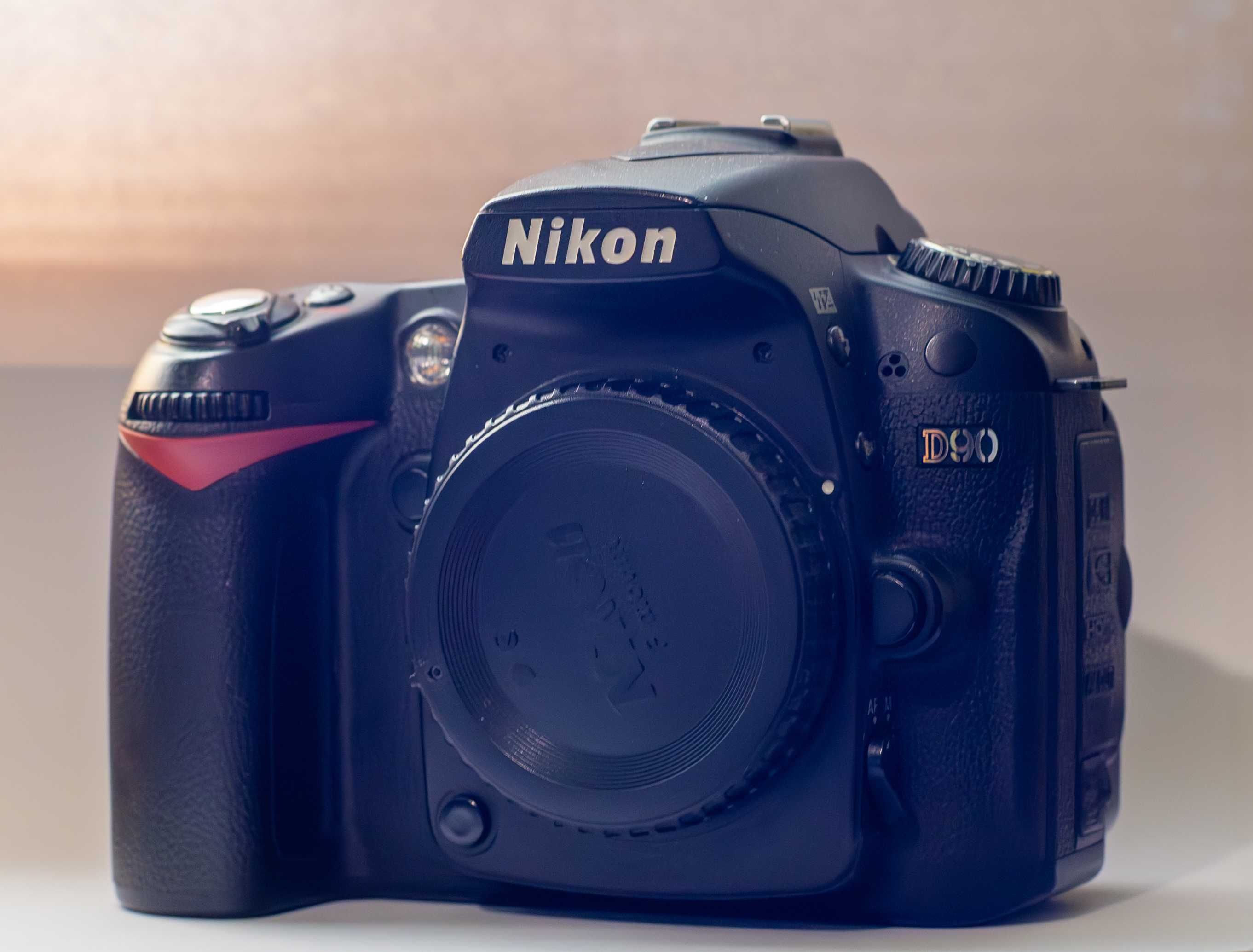 Nikon D90 Nikkor 18-55 VR BOGATY zestaw dodatków. Mały przebieg. Łódź