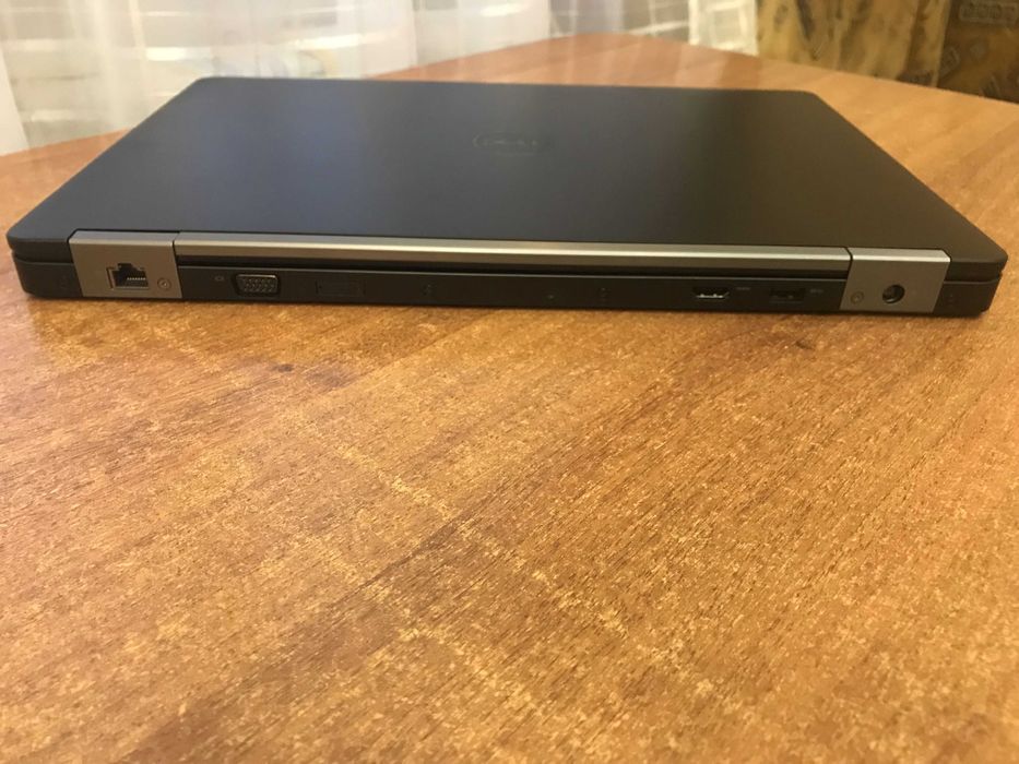 Ультрабук 15" FHD Dell Latitude E5570 (i7-6820HQ/16/256/R7M370)