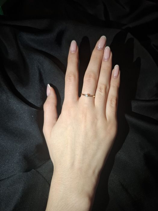 Золота каблучка 16р з діамантом 0.1ct