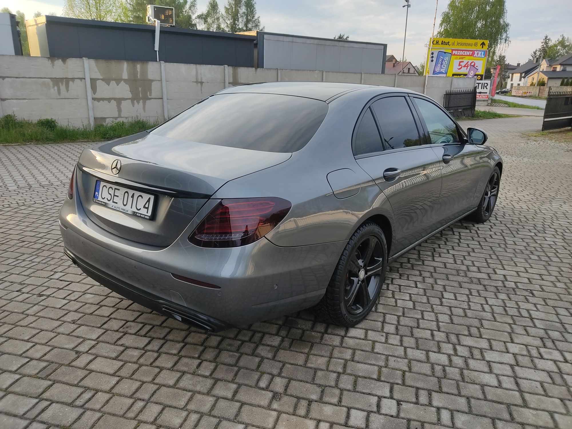 Mercedes E-klasa 88 tys przebiegu