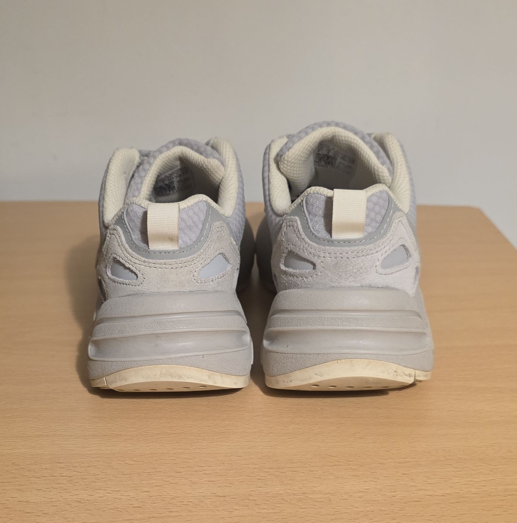 Sapatilhas Adidas ZX22 Cinzentas