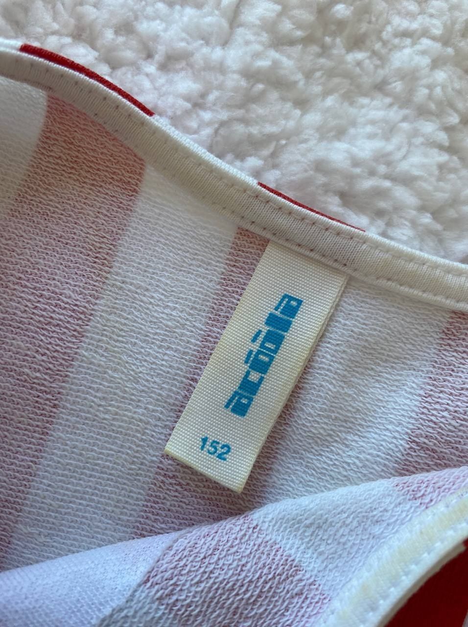Vestido às riscas para menina