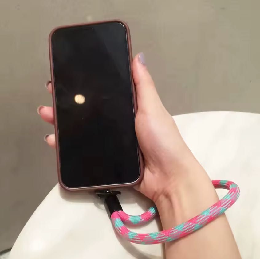 Короткий шнурок ремінець для телефону iPhone з тримачем карабіном