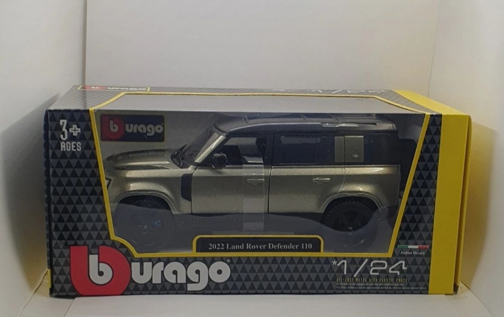 2022 Land Rover Defender 110 Burago 1/24