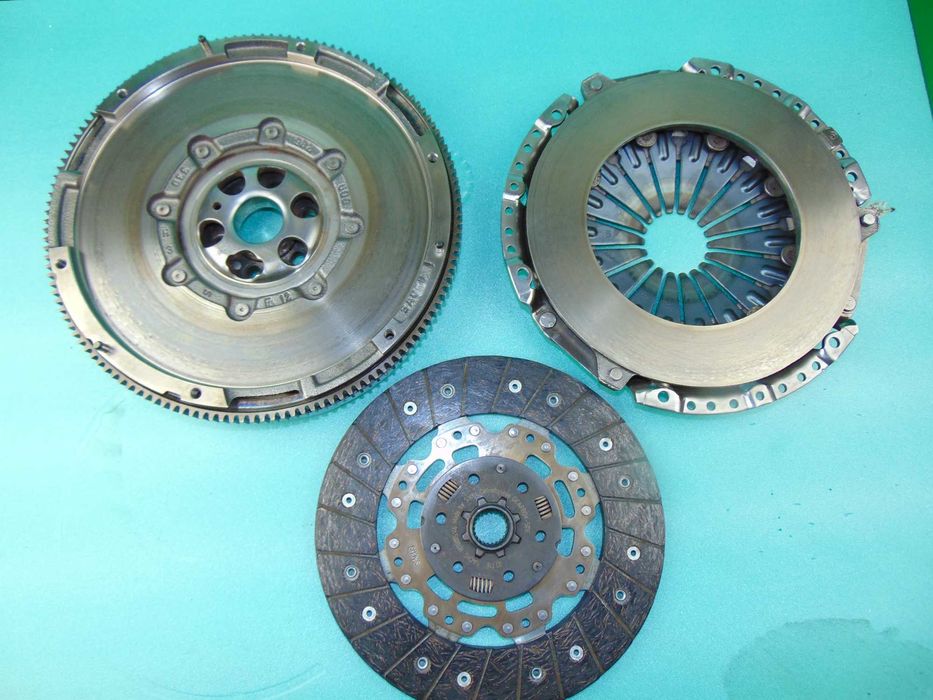 Sprzęgło koło dwumasowe 2,0TDI BMM BKD BMP BMN BMR BKP Passat b6 Toura