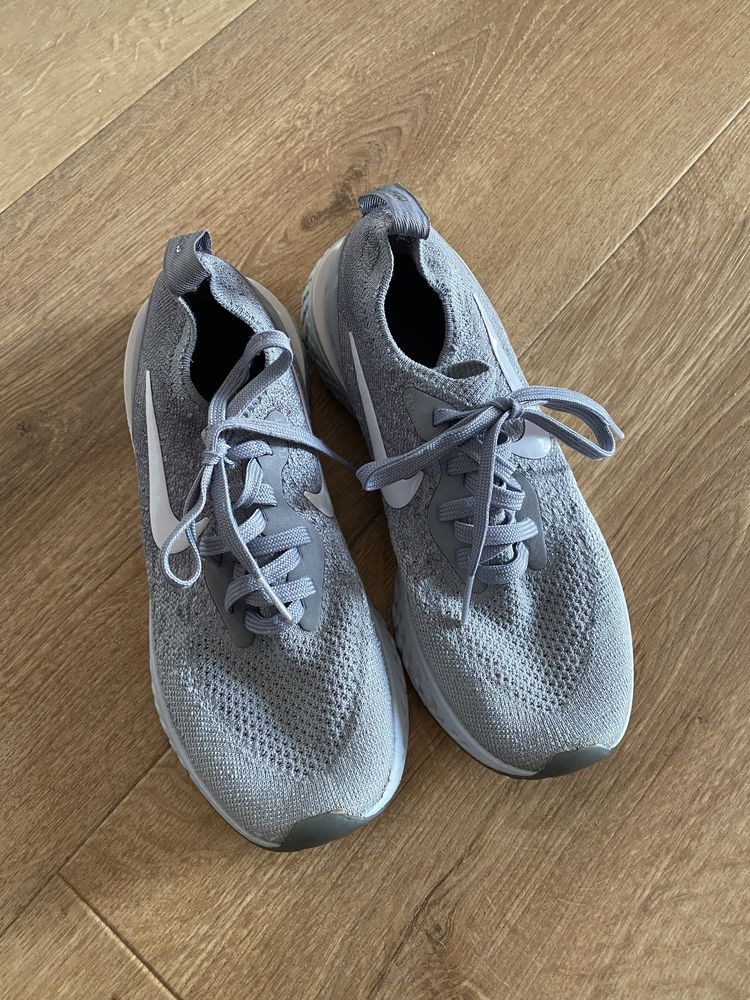 Nike 36 Epic React Flyknit Bg szare