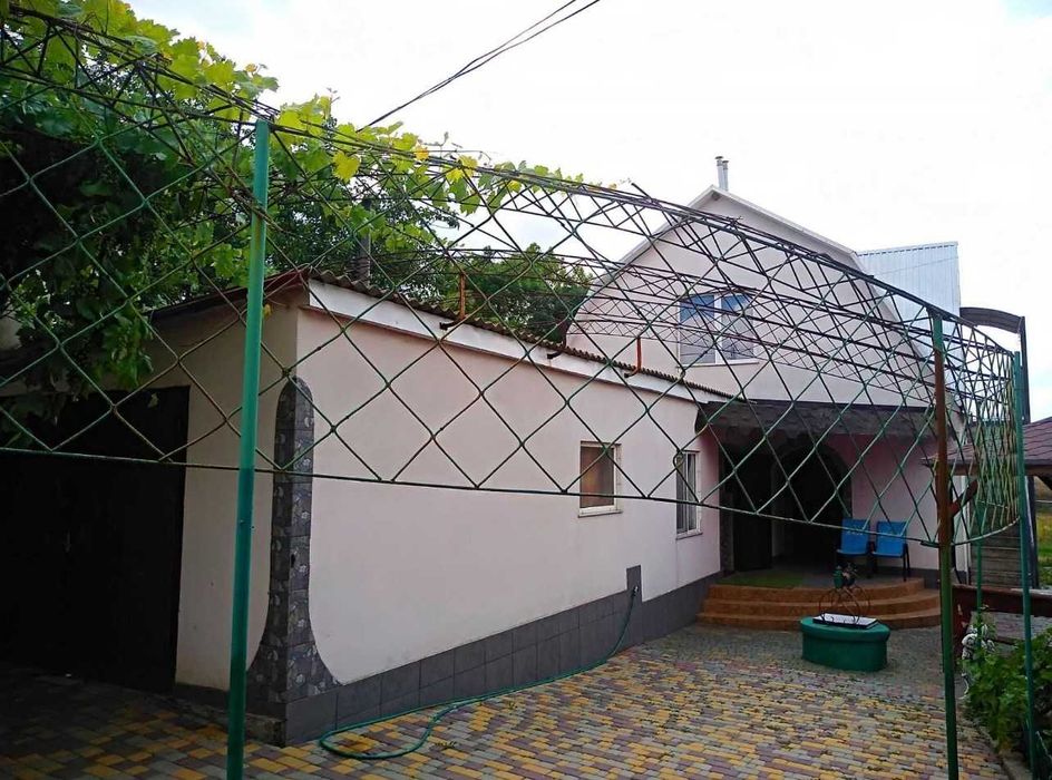 Продам  двоповерховий будинок 161 кв.м