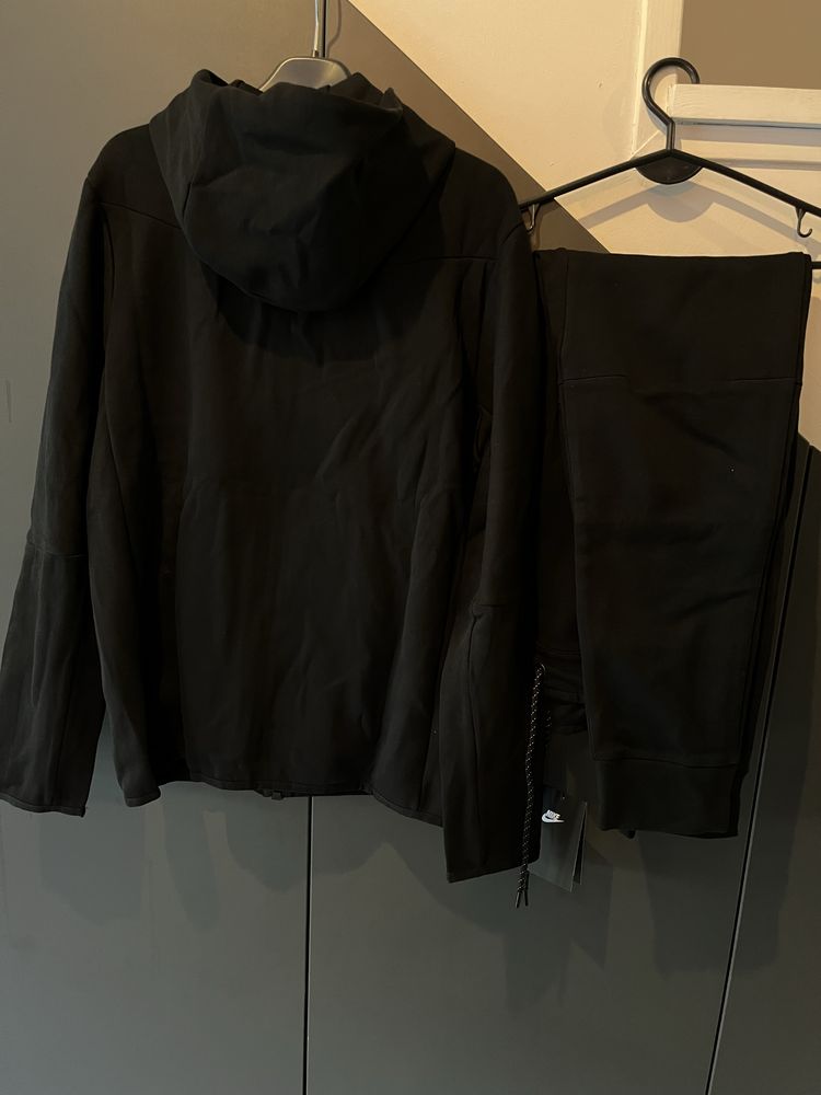 Nowy dres nike tech fleece komplet bluza i spodnie czarny rormiar M