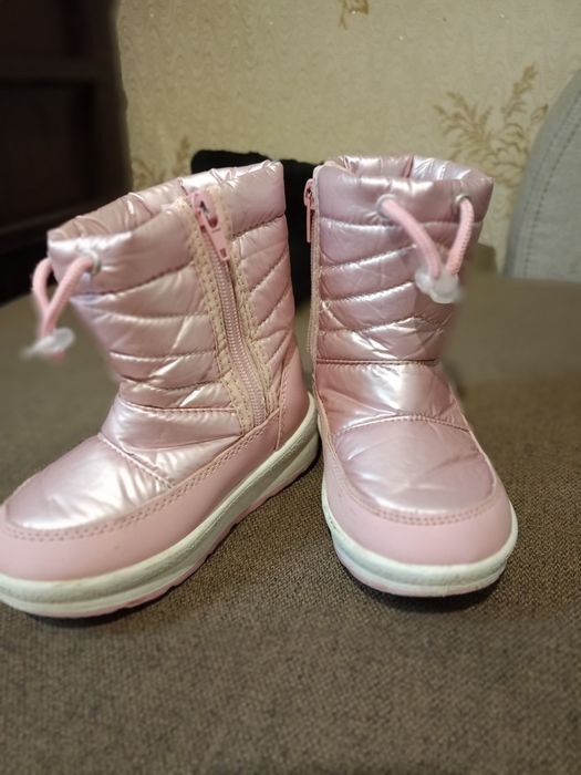 Дитяче взуття для дівчинки