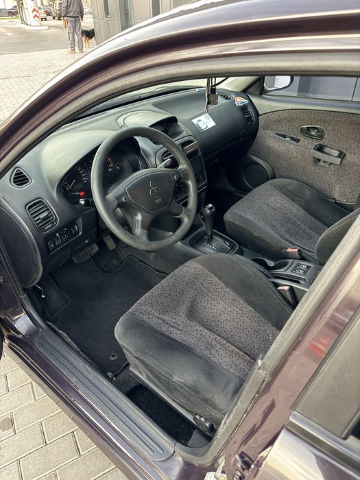 Mitsubishi Carisma 2001 1.6 AT