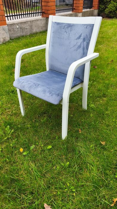 Krzesło białe z tapicerowanymi siedziskiem 6szt.