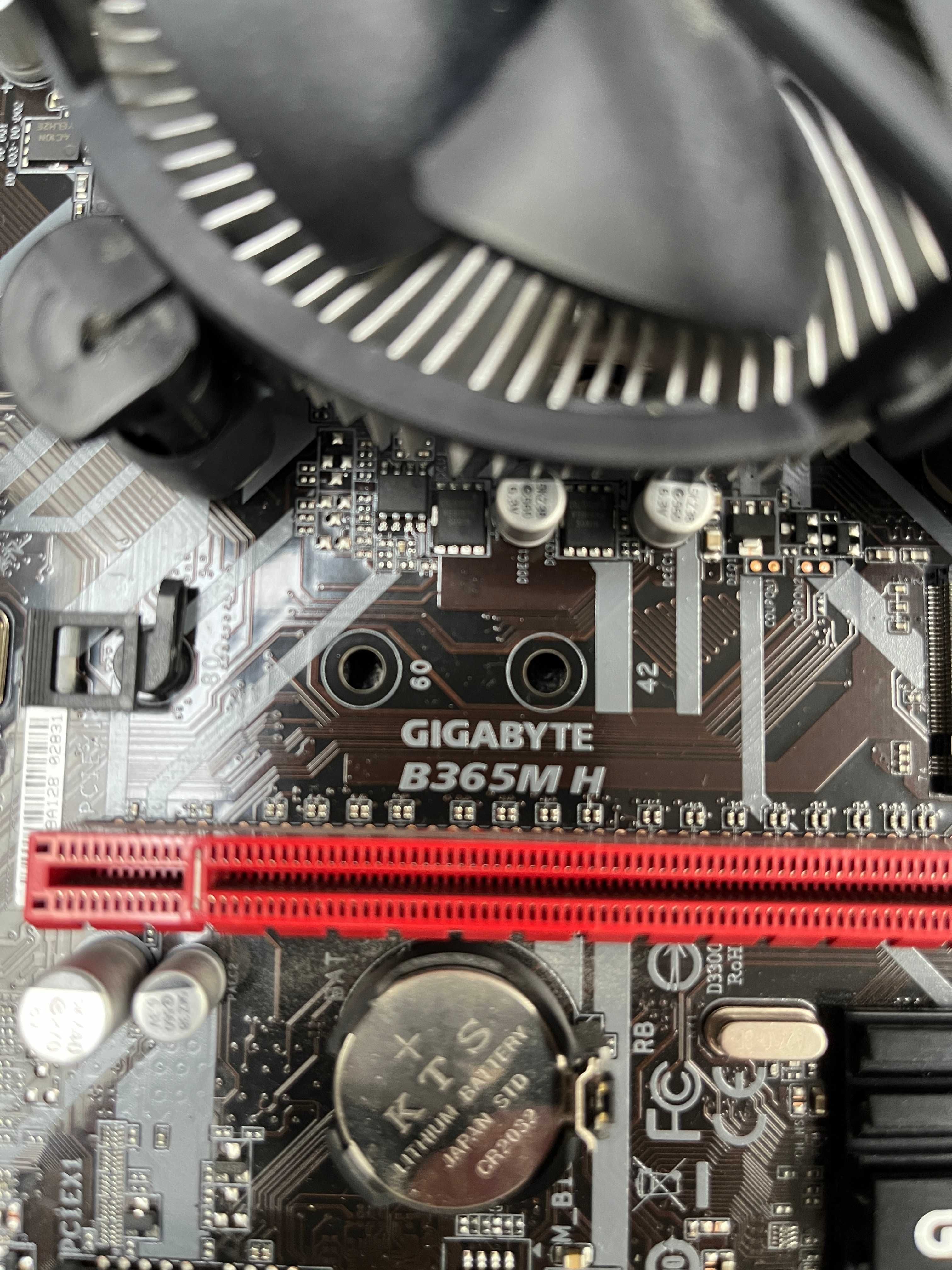 Zestaw płyta główna+procesor+ram Gigabyte B365MH i3 8100 4GB DDR4