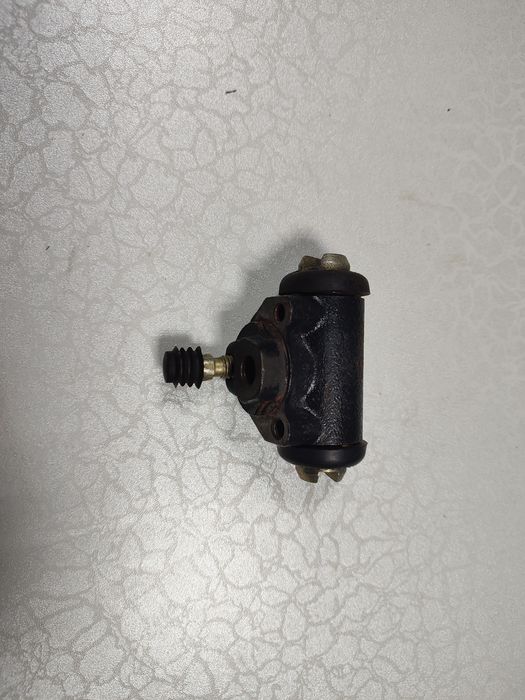 Тормозний циліндр,шланги,підсилювач Ваз 2101-2107 нива