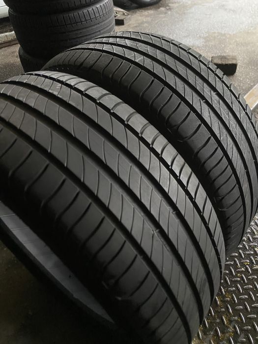 235/45/18 - Michelin Primacy 4