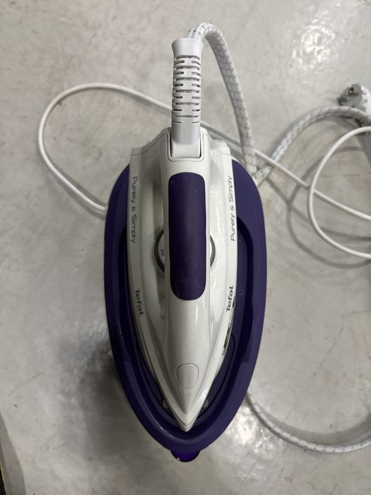 Żelazko parowe Tefal Purely & Simply – stacja parowa