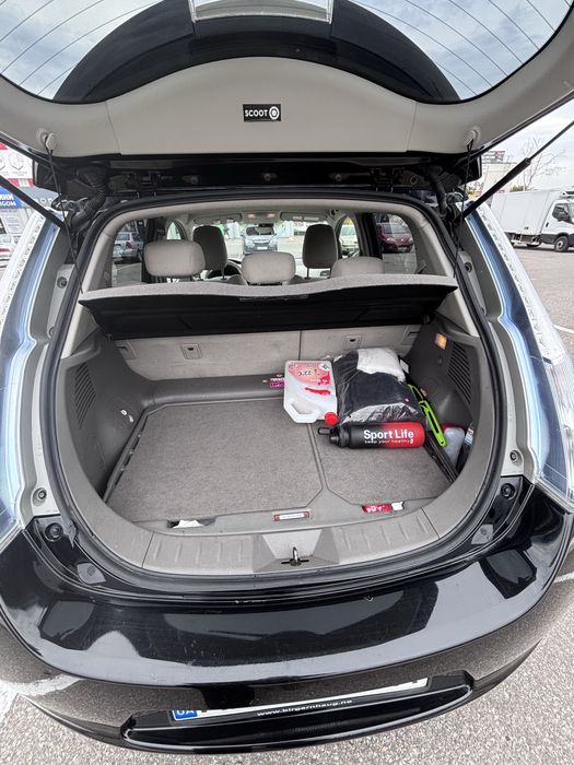 Авто Nissan Leaf