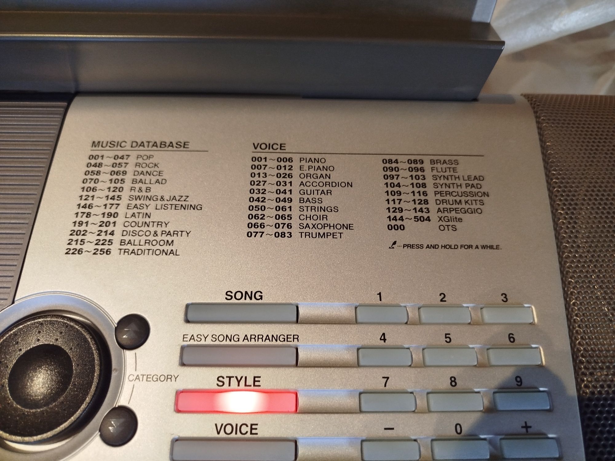 Синтезатор Yamaha PSR e 413 Ypt 410