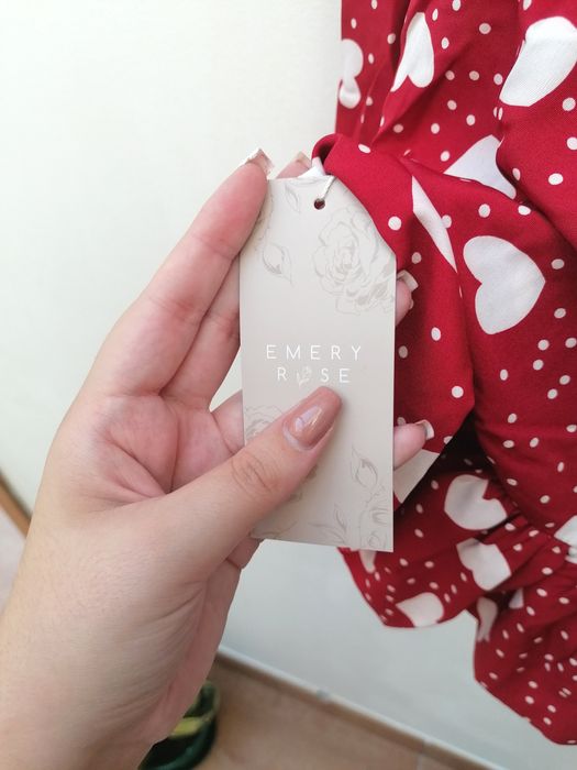 Vestido Mini com corações da Emery Rose