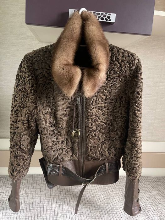 Куртка каракуль, декорована норковим коміром та детялями з пітону ( па