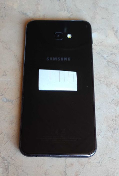 Telefon Samsung Galaxy J4+ w oryginalnym pudełku z ładowarką + 5 etui.