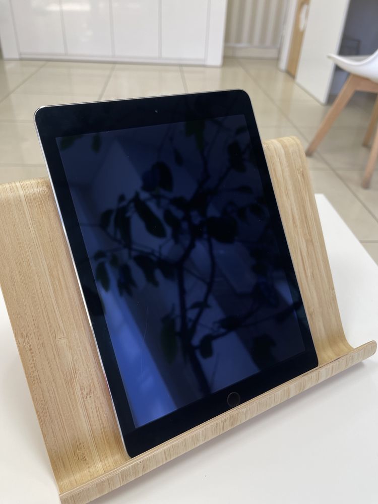 Apple iPad Air 2 64Gb Silver/Space