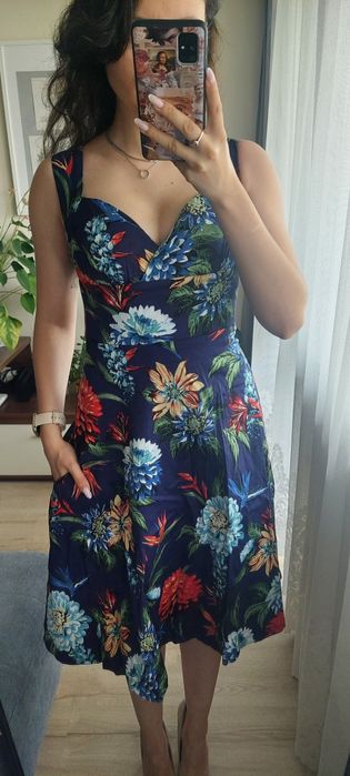 Piękna sukienka vintage retro w kwiaty z kieszeniami pin up Lindy Bop