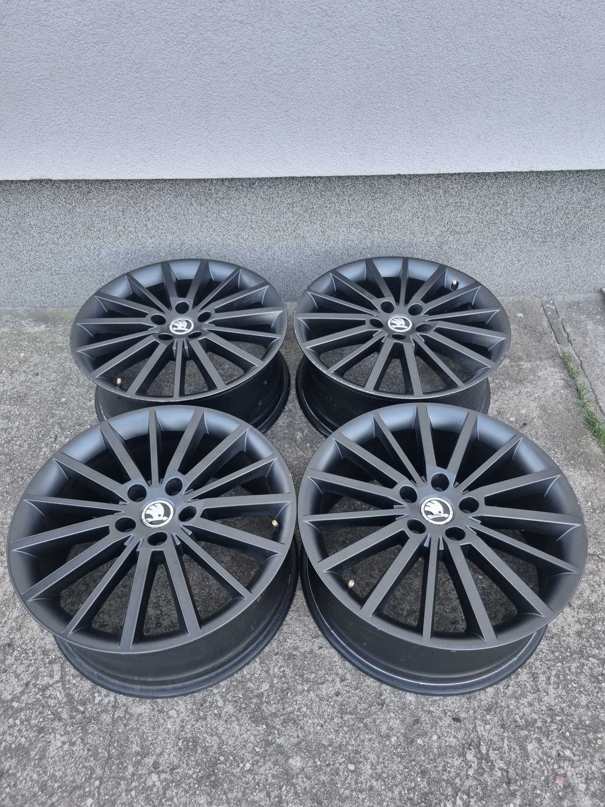 FELGI ALUMINIOWE 5x112 R18 7,5Jx 18 ET51 SKODA Octavia SuperB KPL FA72