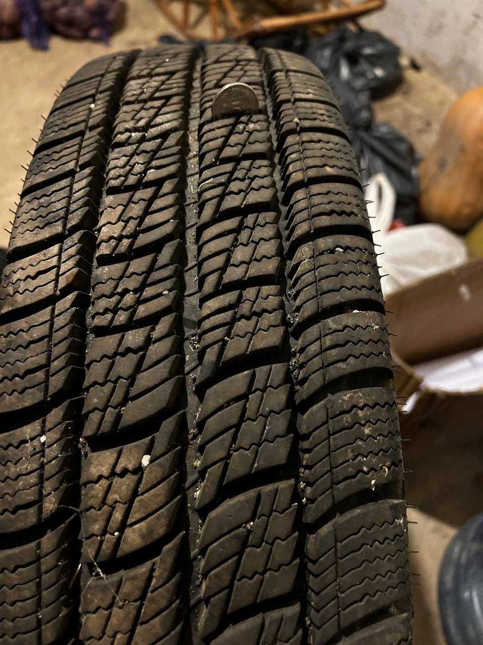 Продам Зимову резину  185/75R16C