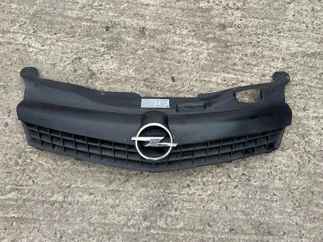 Atrapa emblemat znaczek Opel Astra III GTC 3-drzwi