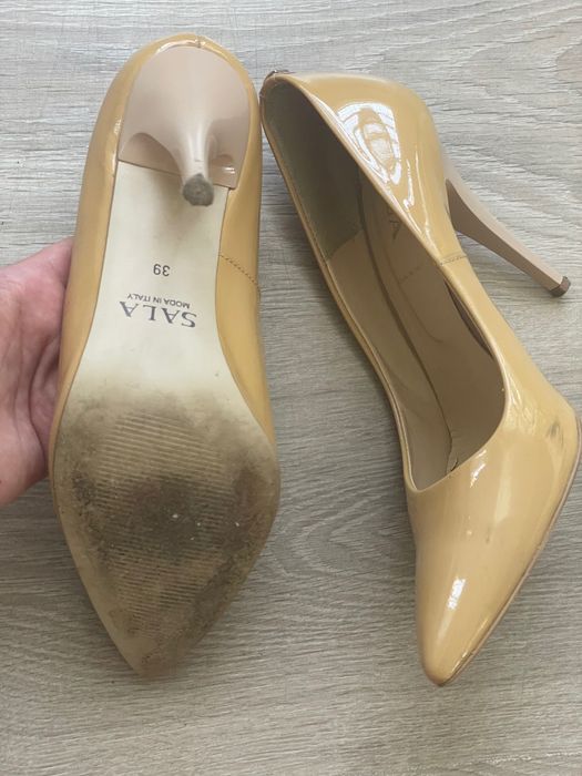 Szpilki czółenka lakierowane Sala beżowe/nude rozmiar 39