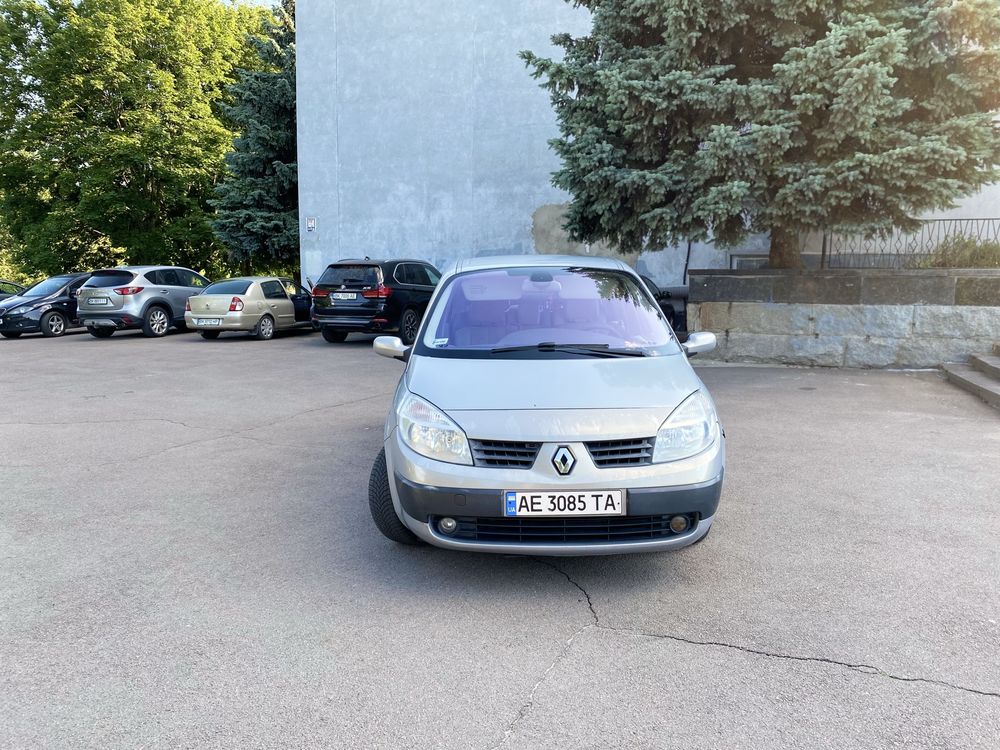Рено гранд сценік