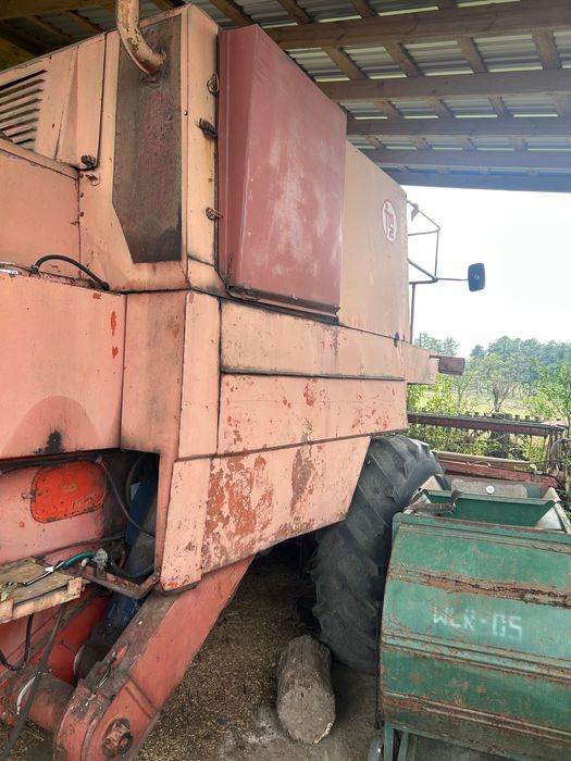 Kombajn zbożowy Bizon Z056
