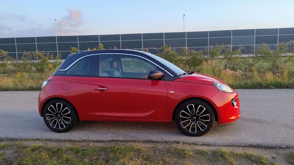 Opel Adam Salon Polska, Podgrzewane fotele i kierownica, Szklany dach
