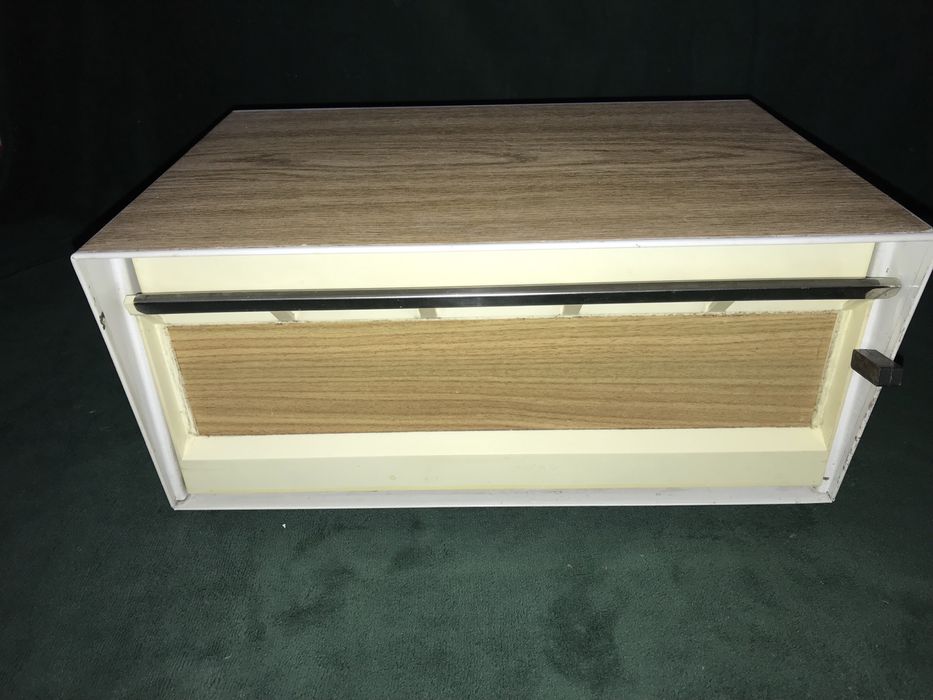 Oryginalny, stary chlebak z PRL, metalowy, vintage