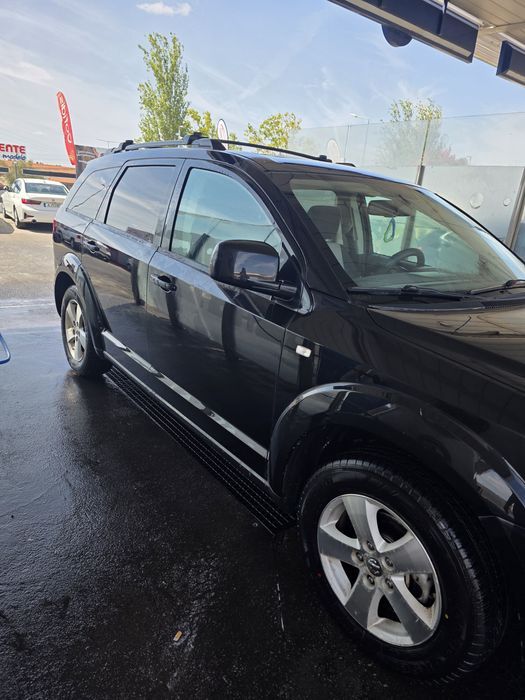 Dodge Journey em bom estado