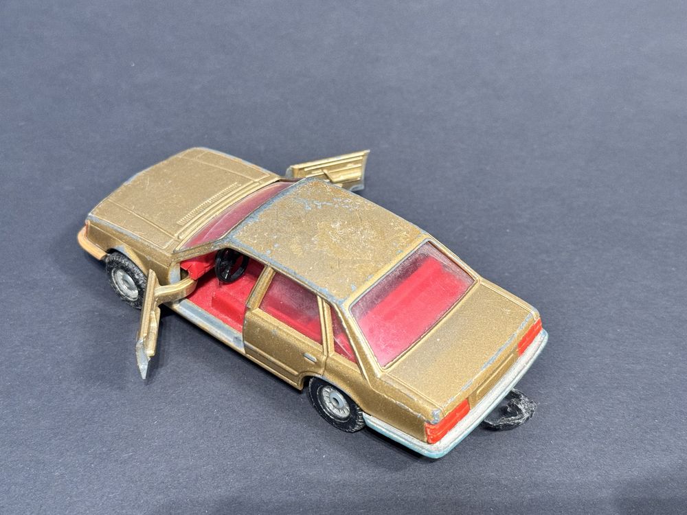 Opel Senator Corgi