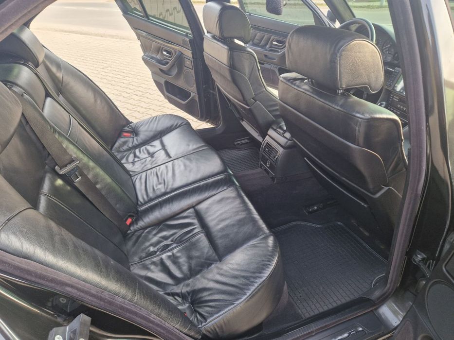 Бмв е38 740d 2001