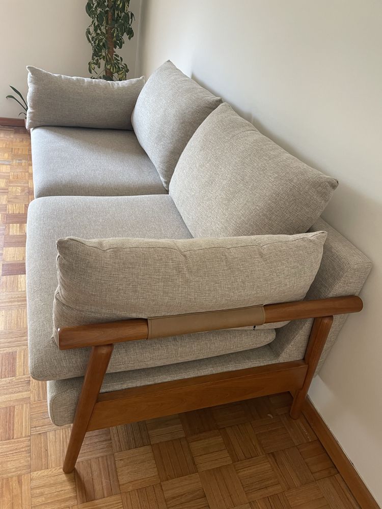 Sofa Astrid bege e madeira 3 lugares