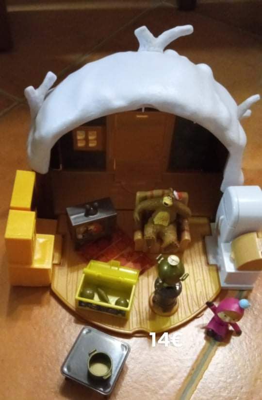Casas do urso e da Masha várias..
