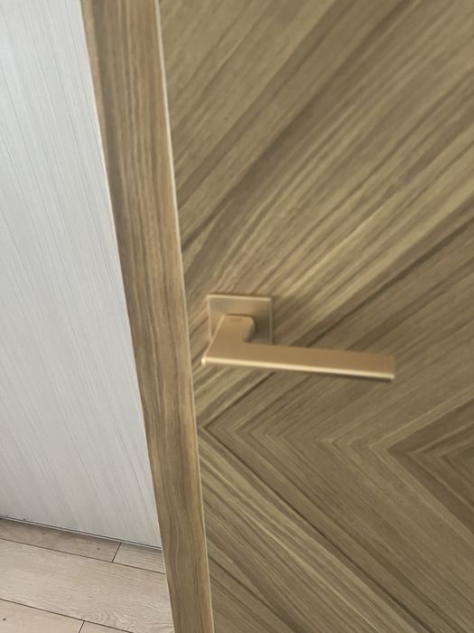 Drzwi 80 Prawe z oscieznicą bexprzylgowa Nowe