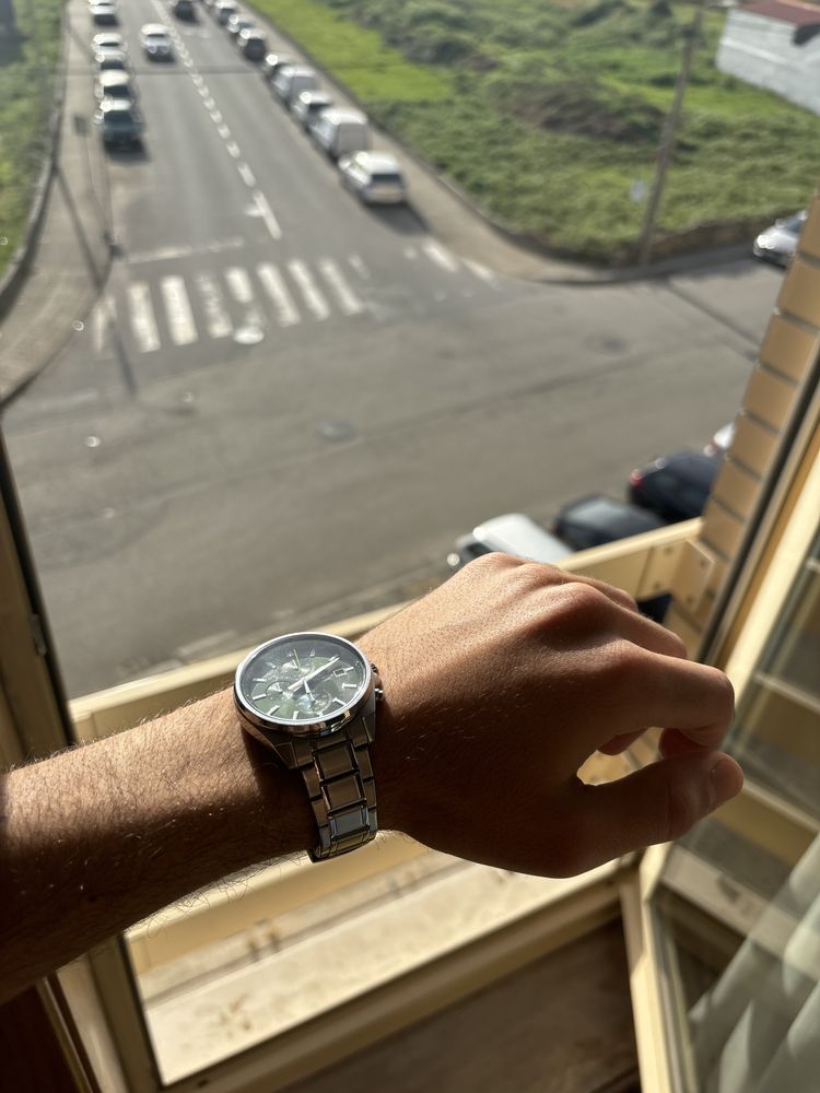Relógio Edifice Prateado e Verde