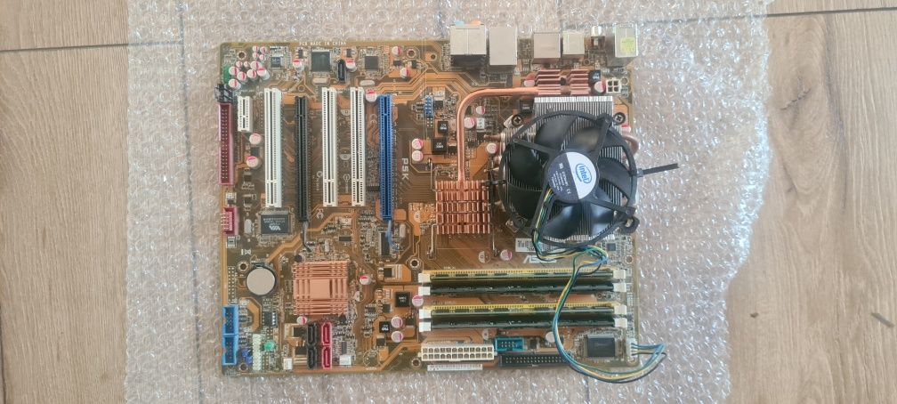 Asus P5K, 4x2GB RAM, Xeon E5450, chłodzenie