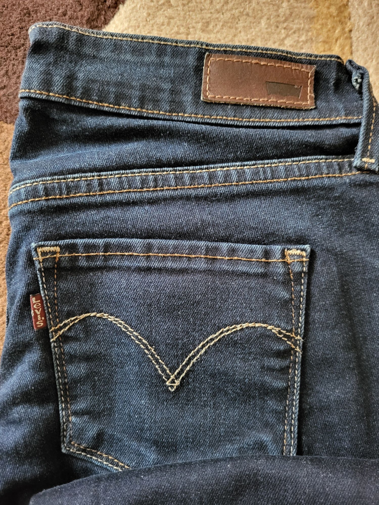 Jeansy firmy Levis