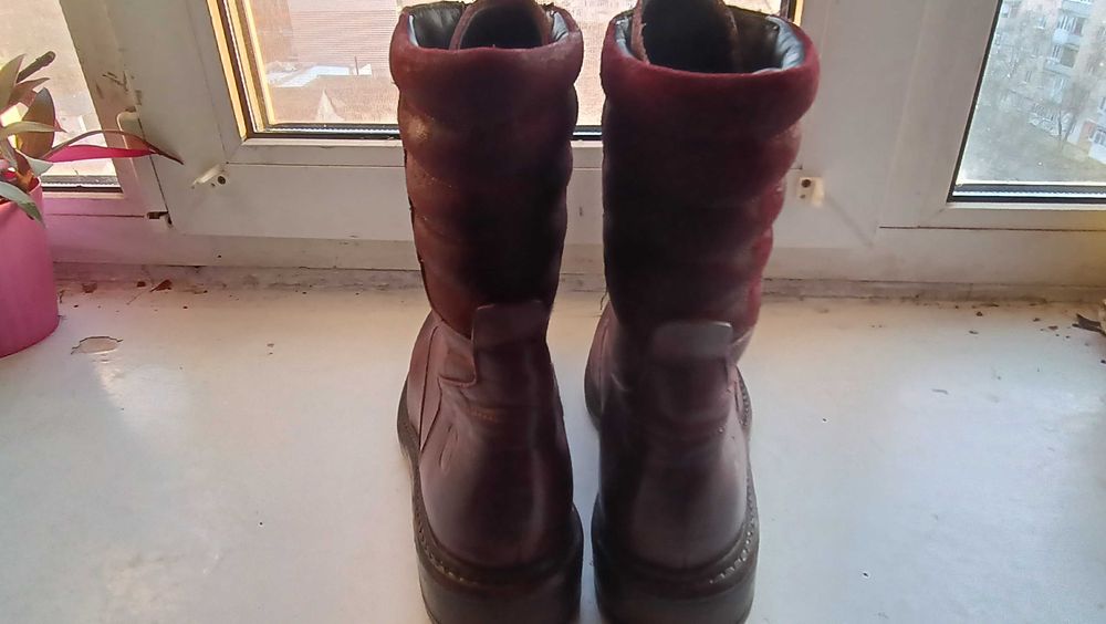 Нові преміум черевики Off Play.Оригінал.Made in Italy.Р 37.24 см