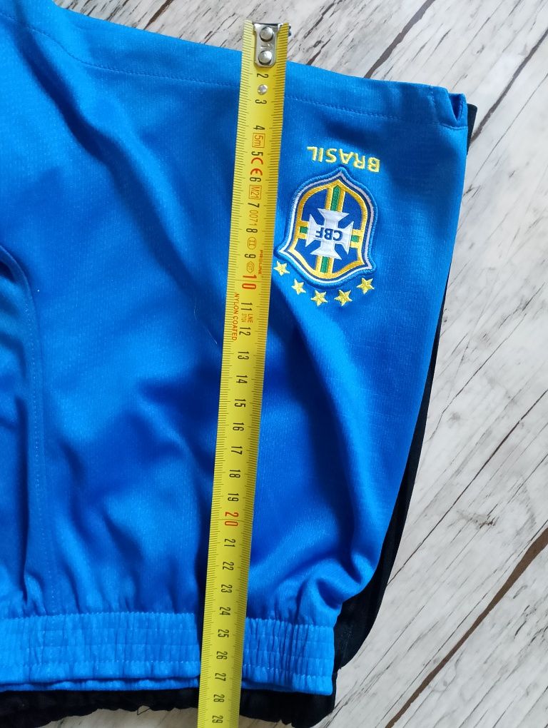 2 zestawy strojów sportowych r. 110/116