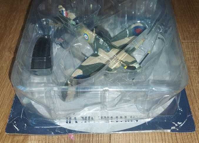 SPITFIRE MK VB - Avioes da II Guerra mundial - Metalico ESCALA 1:72
