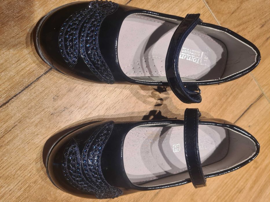 Buty baletki lakierki 31