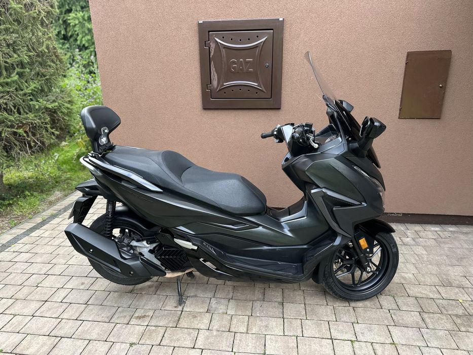 Honda NSS Honda NSS 125 Forza