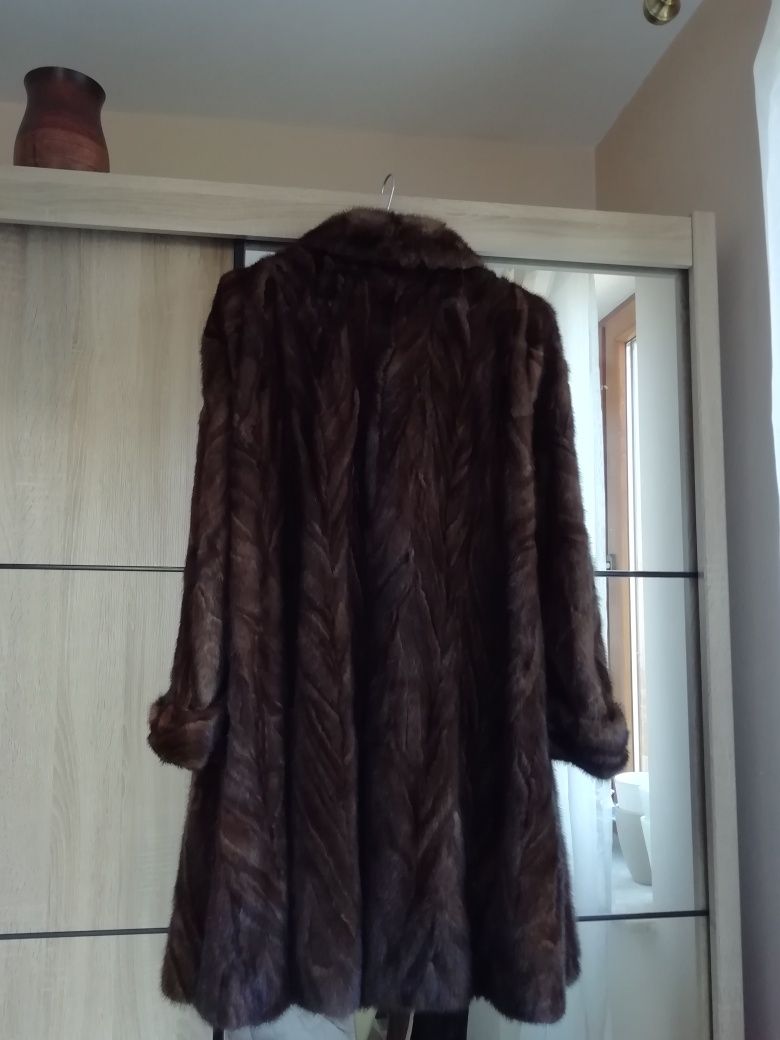 Naturalne futro z norek